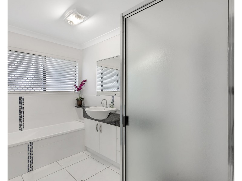 7 Logan Crescent, Erakala QLD 4740