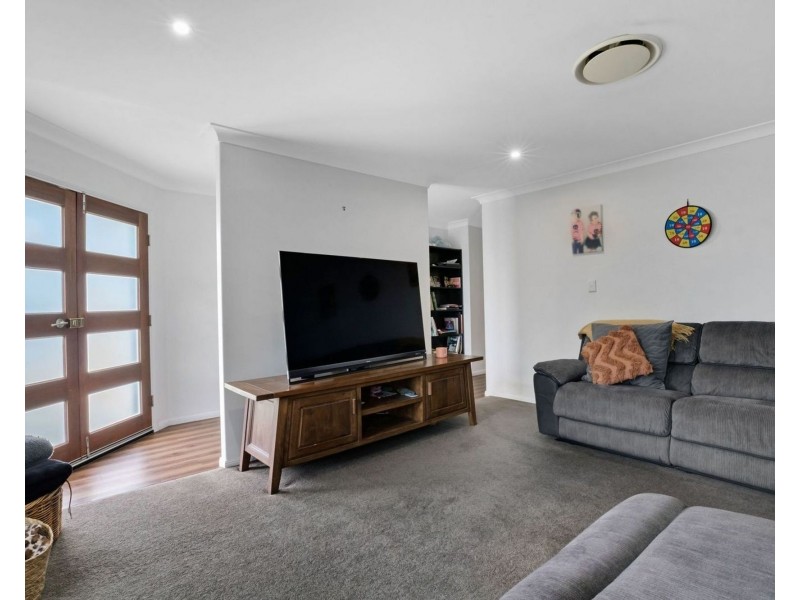 1 Compass Court, Bucasia QLD 4750