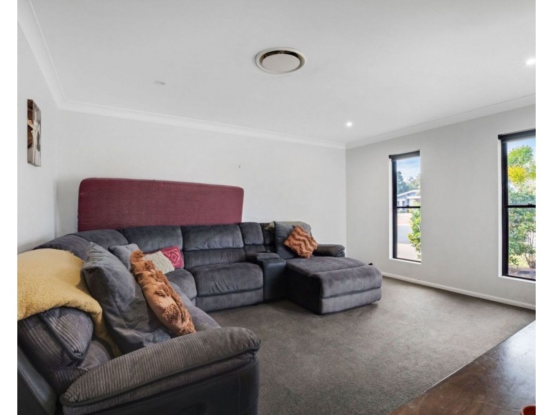 1 Compass Court, Bucasia QLD 4750