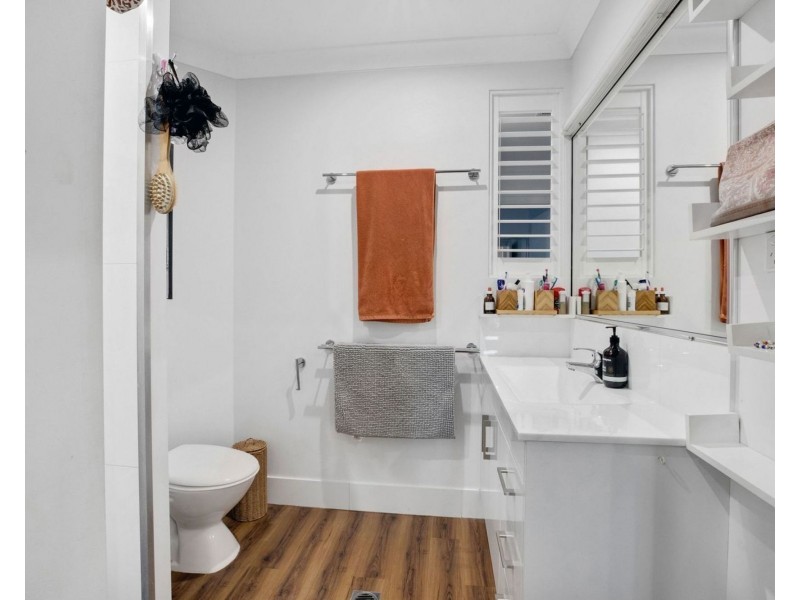 1 Compass Court, Bucasia QLD 4750