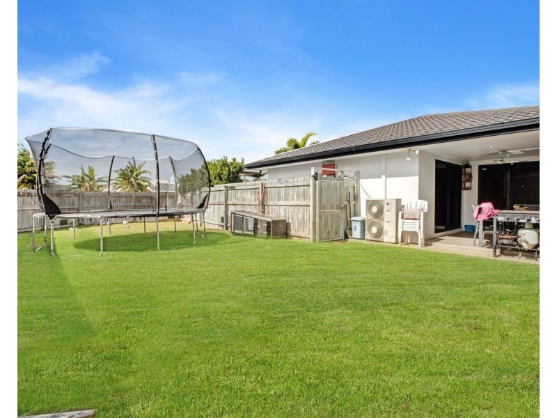 1 Compass Court, Bucasia QLD 4750