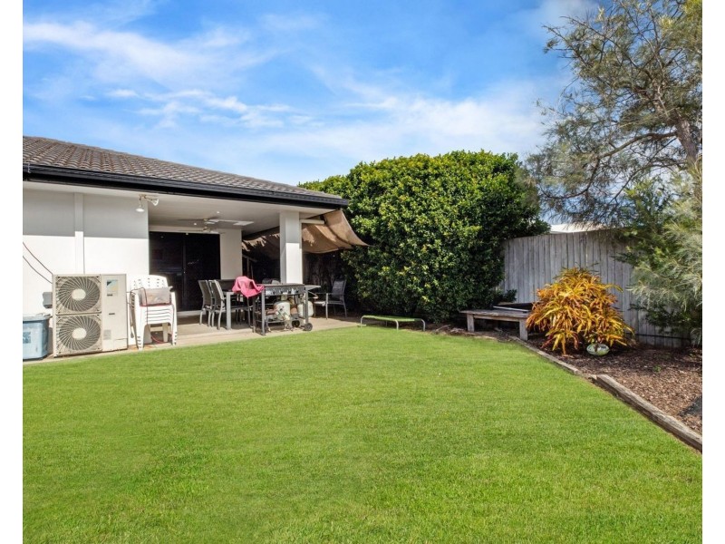 1 Compass Court, Bucasia QLD 4750