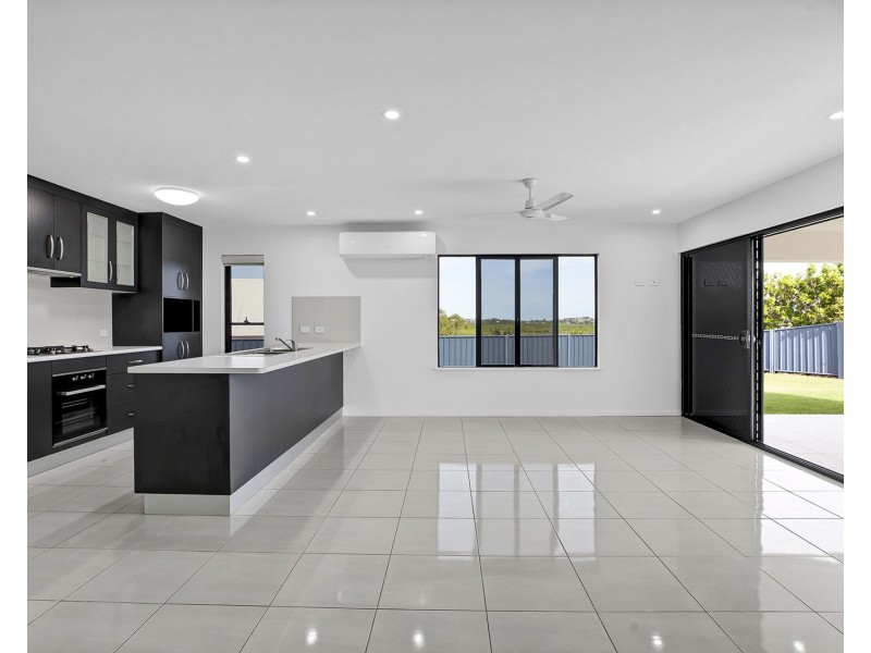 47 Dobinson Street, Bucasia QLD 4750