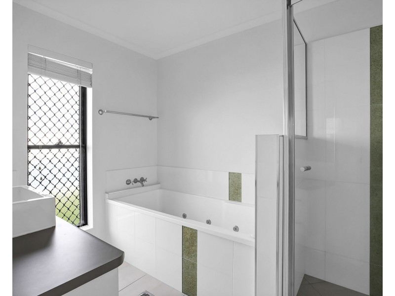 47 Dobinson Street, Bucasia QLD 4750