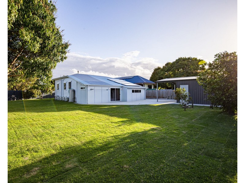 8 The Crescent, North Mackay QLD 4740