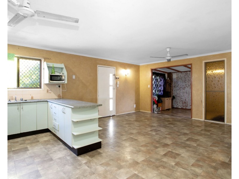 16 Peak Downs Highway, Walkerston QLD 4751