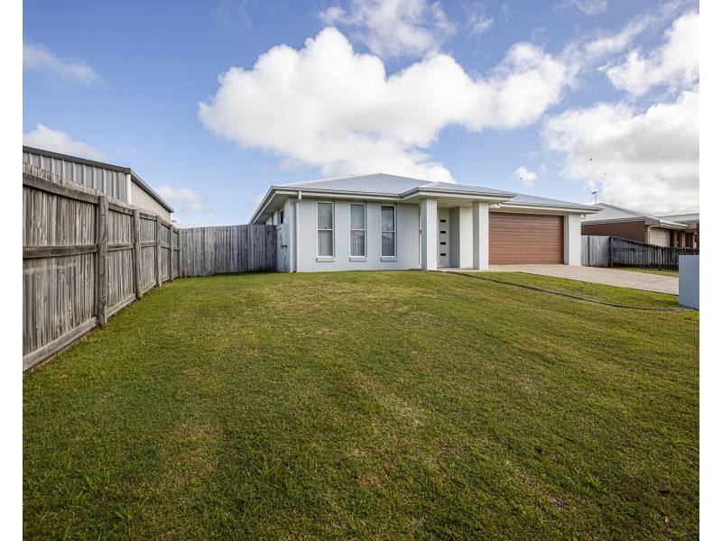 29 Dickens Avenue, Ooralea QLD 4740