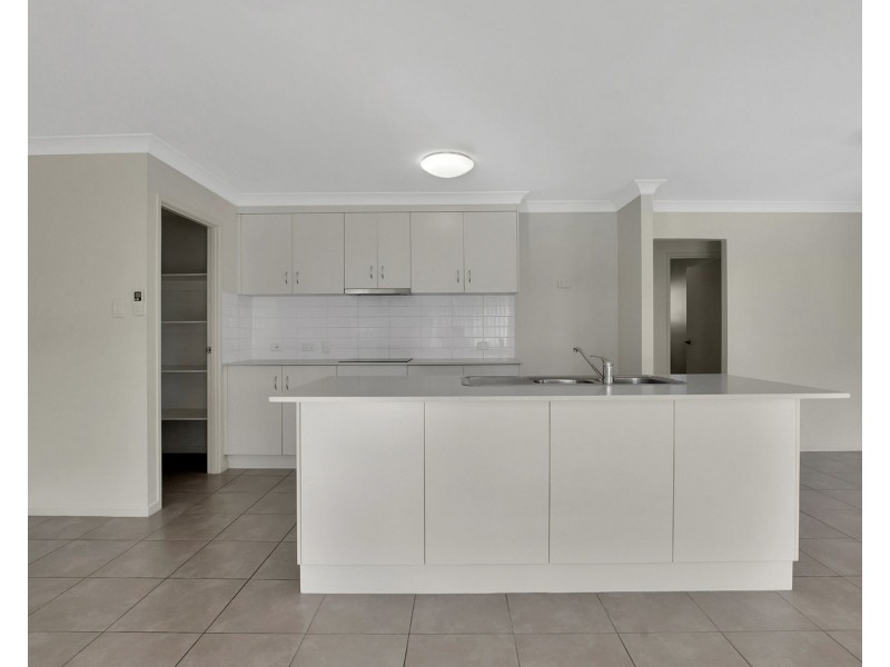 29 Dickens Avenue, Ooralea QLD 4740