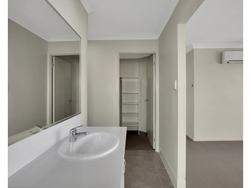 29 Dickens Avenue, Ooralea QLD 4740