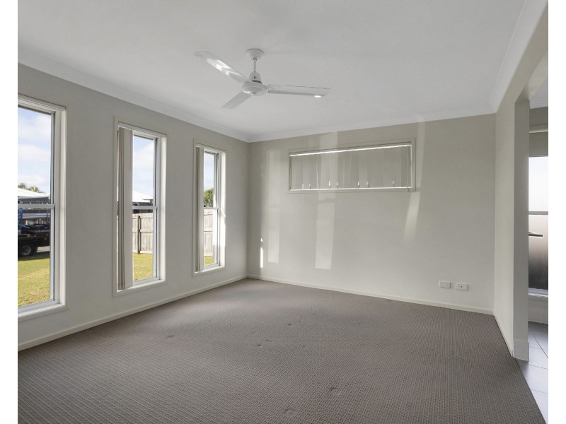 29 Dickens Avenue, Ooralea QLD 4740