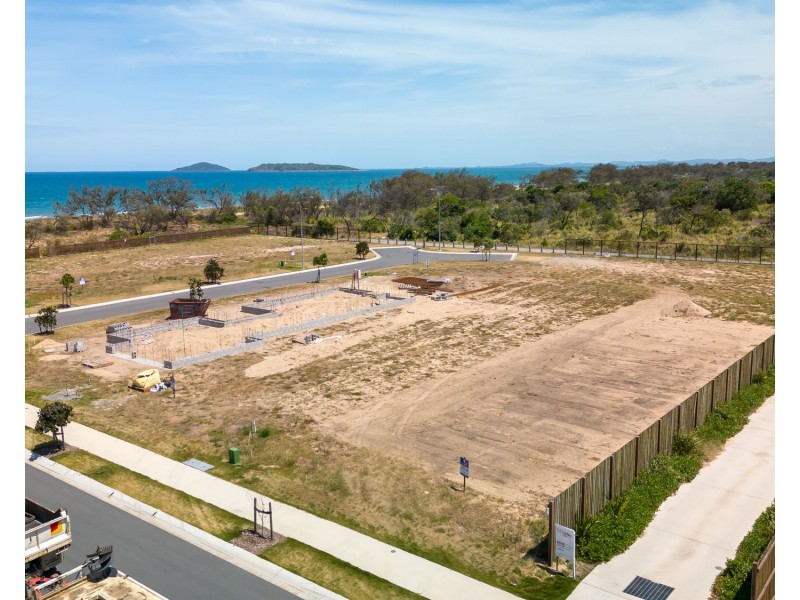 30 Seashore Crescent, Mackay Harbour QLD 4740