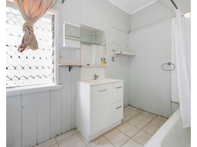30 Mogford Street, West Mackay QLD 4740