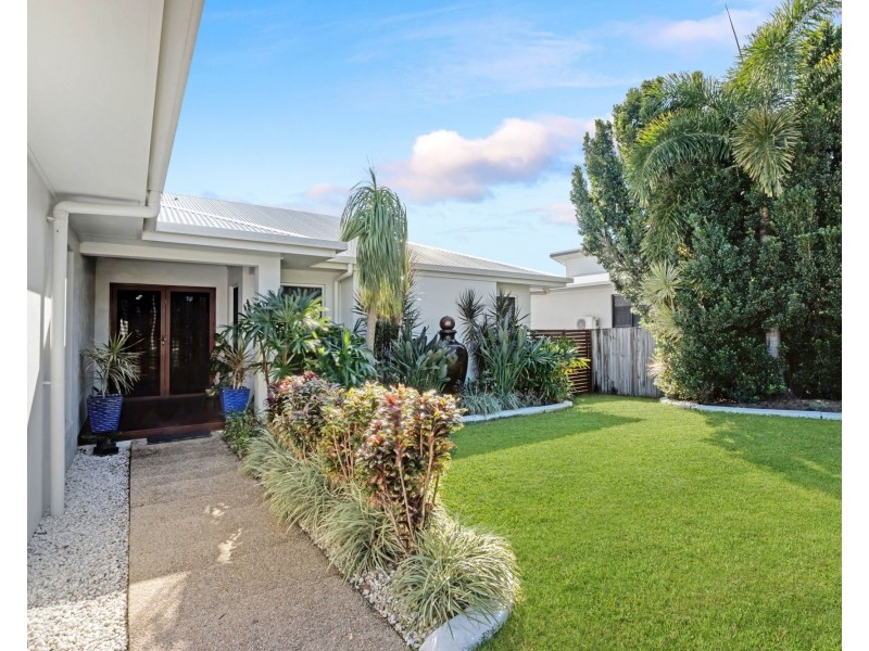 12 Douglas Crescent, Rural View QLD 4740
