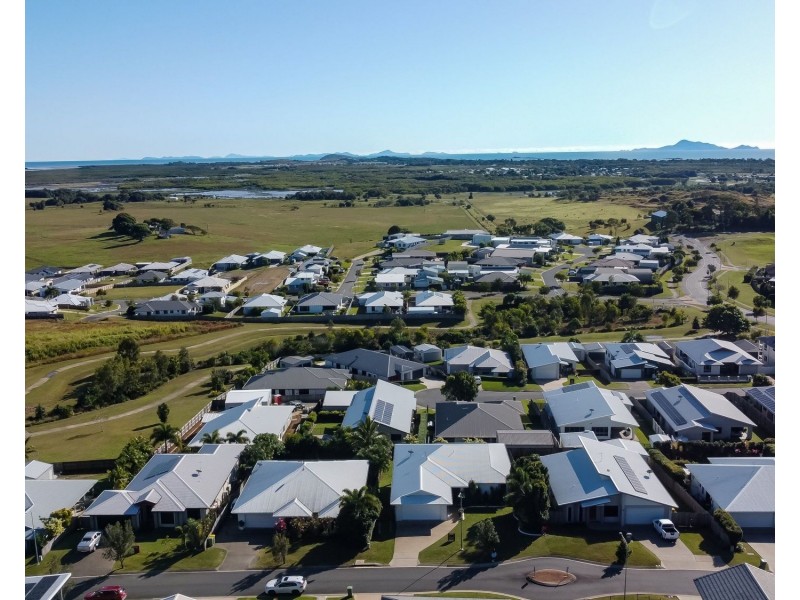 12 Douglas Crescent, Rural View QLD 4740