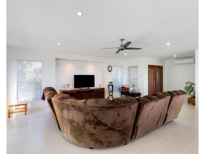 12 Douglas Crescent, Rural View QLD 4740