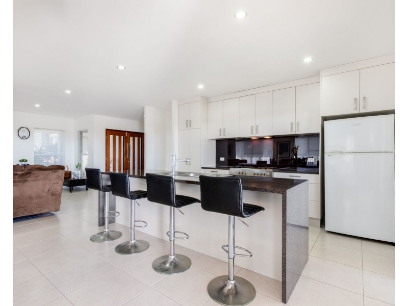 12 Douglas Crescent, Rural View QLD 4740
