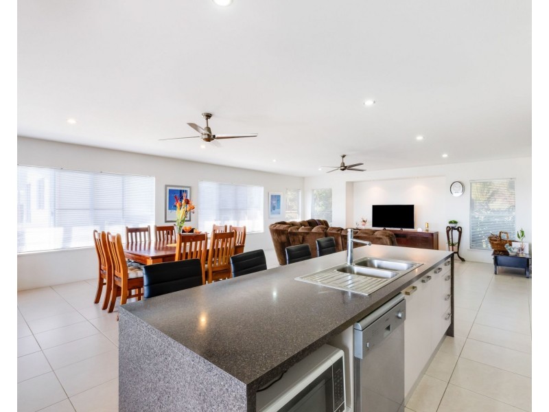 12 Douglas Crescent, Rural View QLD 4740