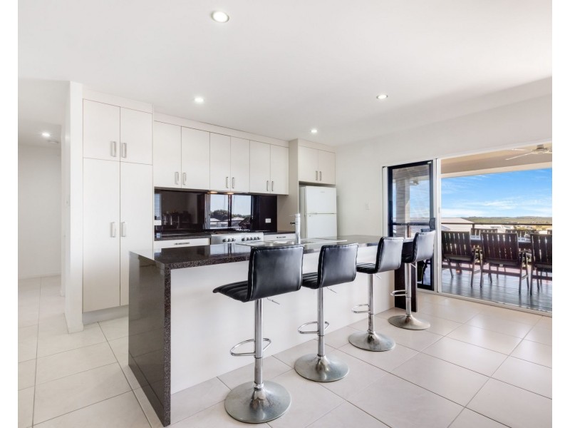 12 Douglas Crescent, Rural View QLD 4740
