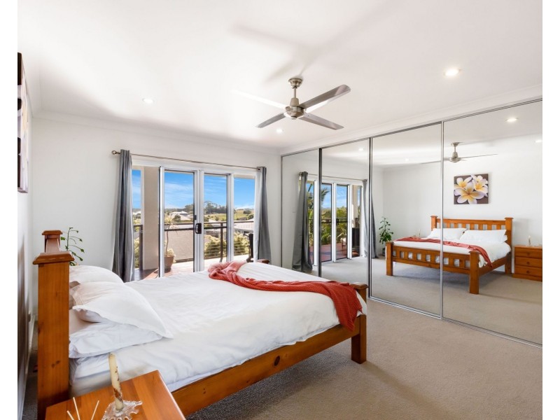 12 Douglas Crescent, Rural View QLD 4740