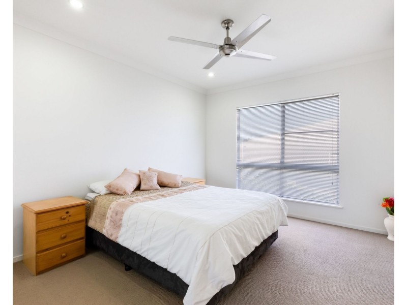 12 Douglas Crescent, Rural View QLD 4740
