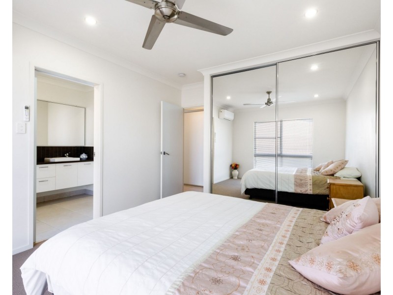12 Douglas Crescent, Rural View QLD 4740