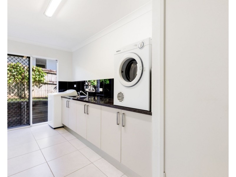 12 Douglas Crescent, Rural View QLD 4740