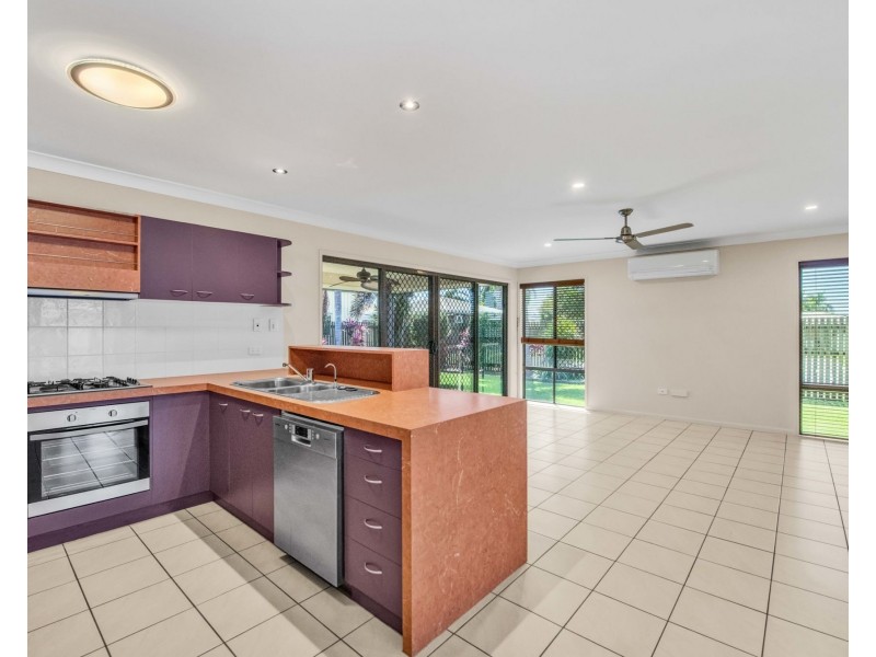 2/8 Windsor Street, Glenella QLD 4740