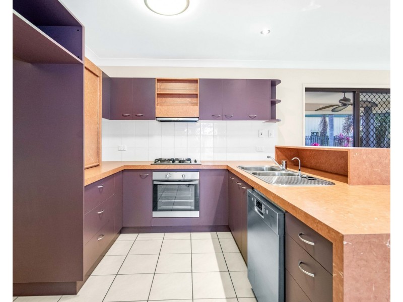 2/8 Windsor Street, Glenella QLD 4740