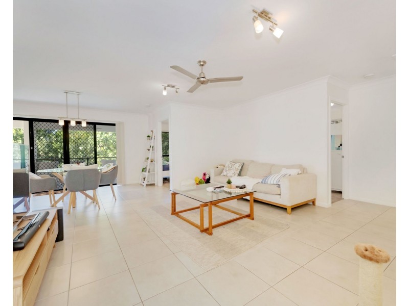 27 Village Circuit, Eimeo QLD 4740