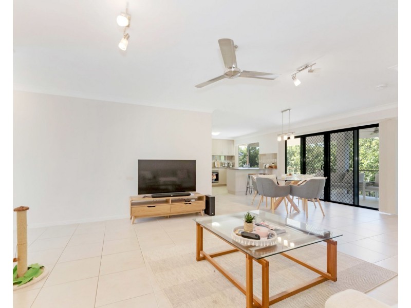 27 Village Circuit, Eimeo QLD 4740