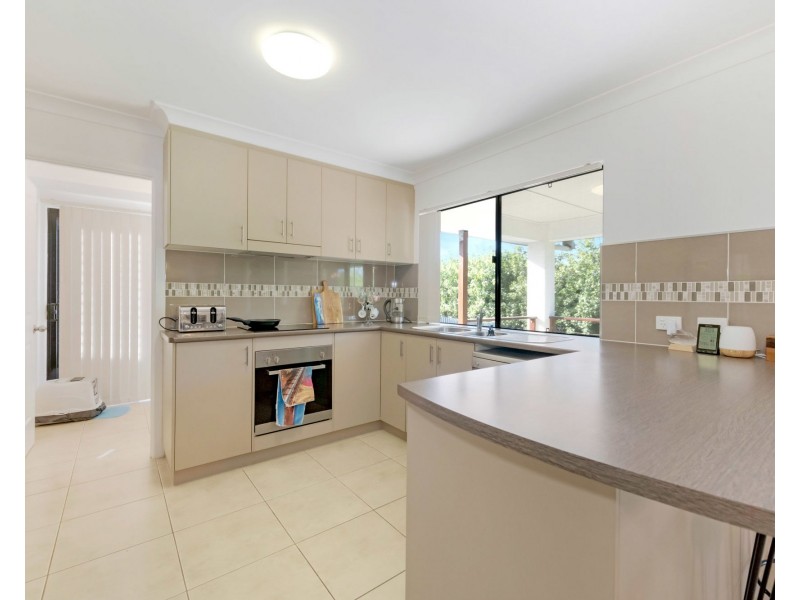 27 Village Circuit, Eimeo QLD 4740