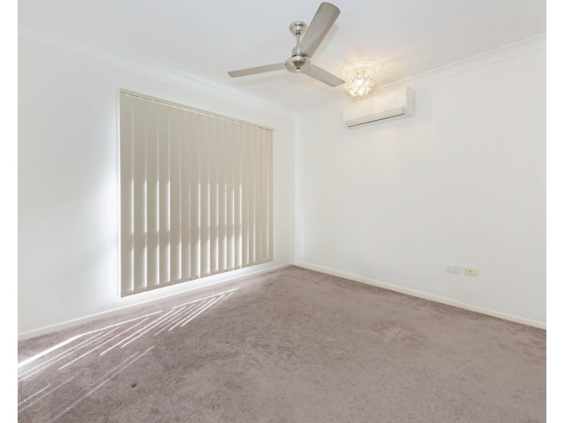 27 Village Circuit, Eimeo QLD 4740