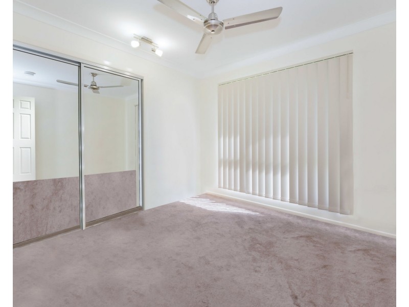 27 Village Circuit, Eimeo QLD 4740