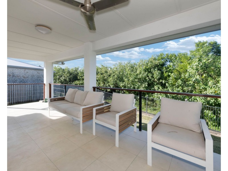 27 Village Circuit, Eimeo QLD 4740