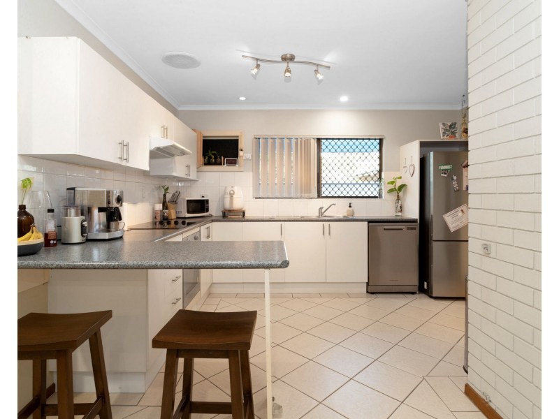 2/18 Clements Street, South Mackay QLD 4740