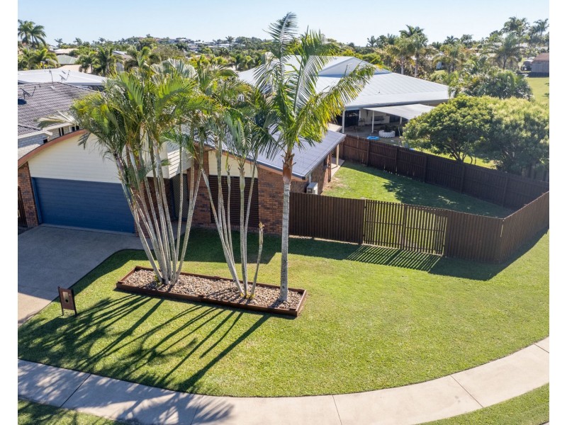 11 Sunseeker Court, Blacks Beach QLD 4740
