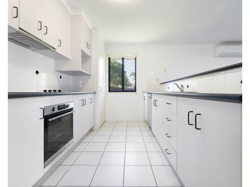 11 Sunseeker Court, Blacks Beach QLD 4740