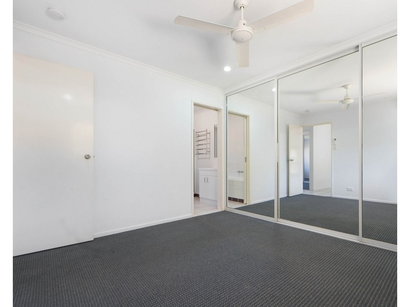 11 Sunseeker Court, Blacks Beach QLD 4740