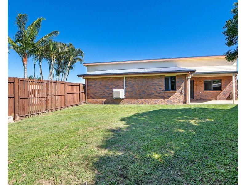 11 Sunseeker Court, Blacks Beach QLD 4740