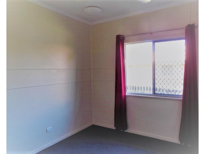 2 Douglas Street, West Mackay QLD 4740