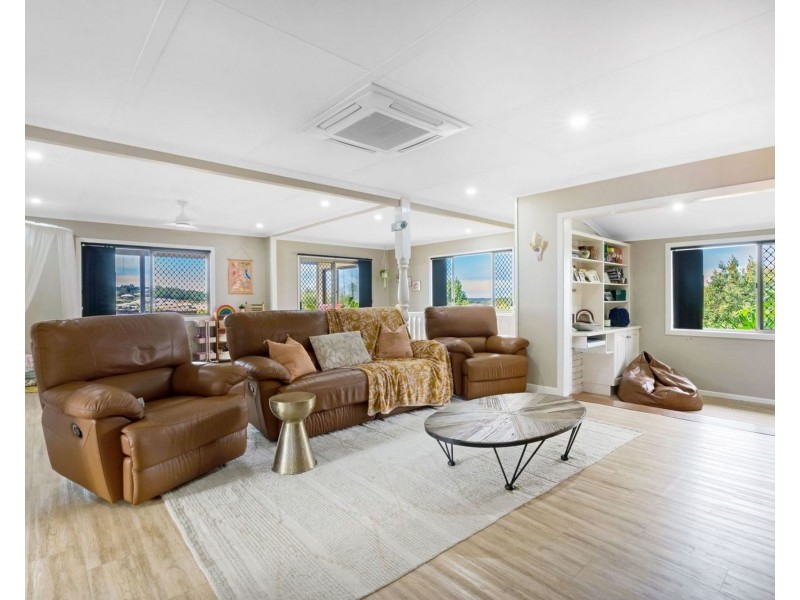 1 Arana Drive, Rural View QLD 4740