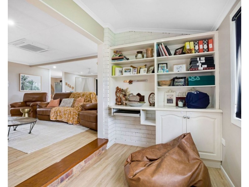 1 Arana Drive, Rural View QLD 4740