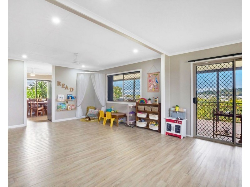 1 Arana Drive, Rural View QLD 4740