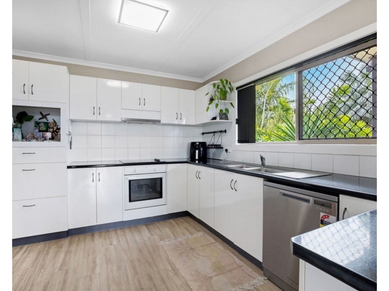 1 Arana Drive, Rural View QLD 4740