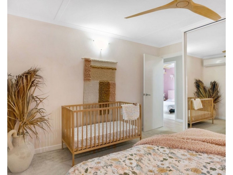 1 Arana Drive, Rural View QLD 4740