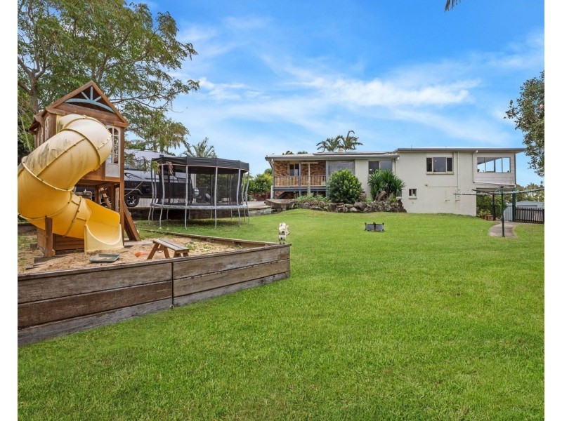 1 Arana Drive, Rural View QLD 4740