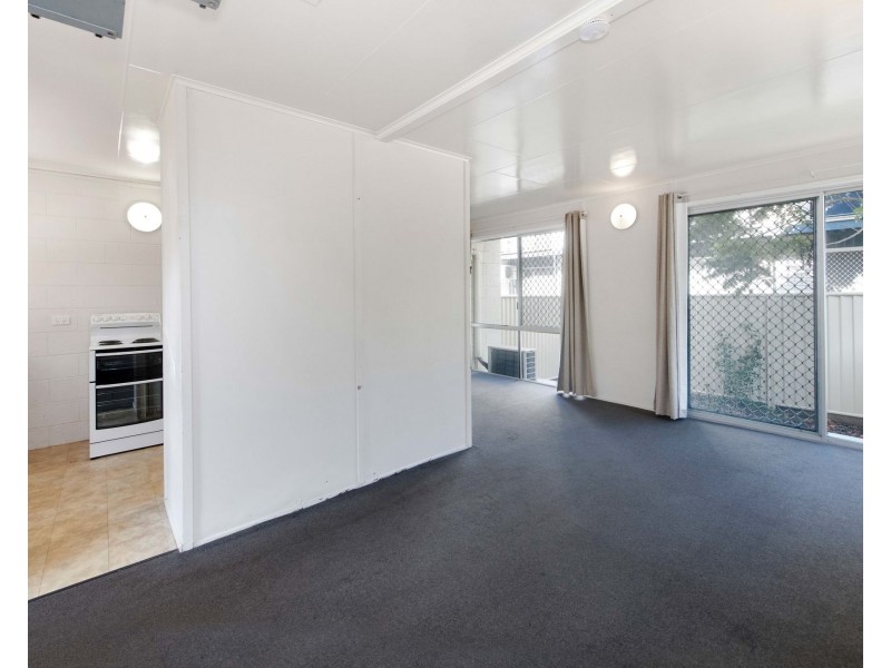 1/8 East Gordon Street, Mackay QLD 4740