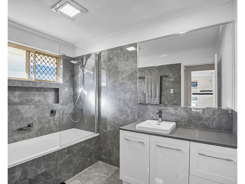 28 Barber Drive, Eimeo QLD 4740