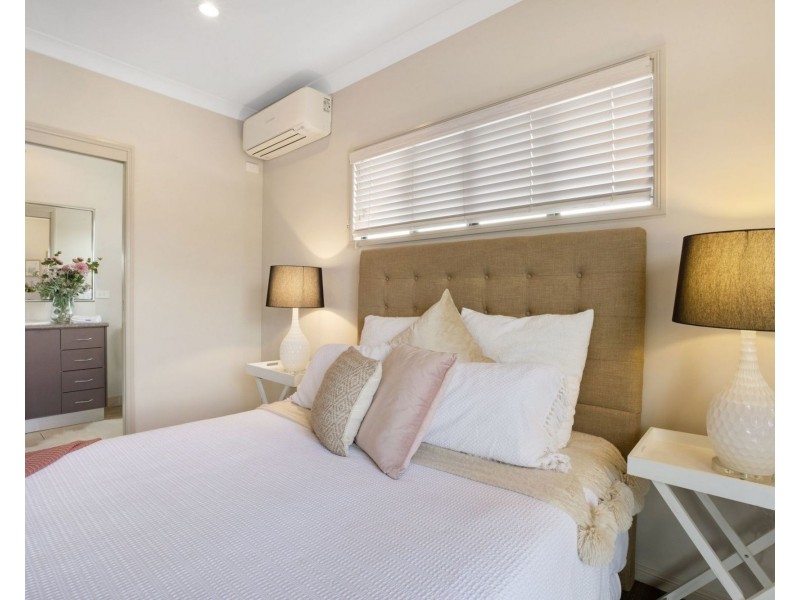 16 Lois Street, Mount Pleasant QLD 4740