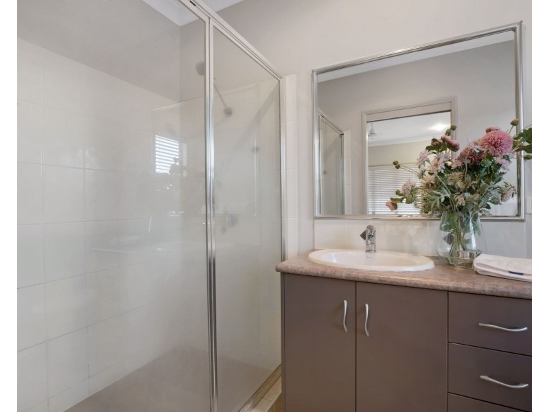 16 Lois Street, Mount Pleasant QLD 4740